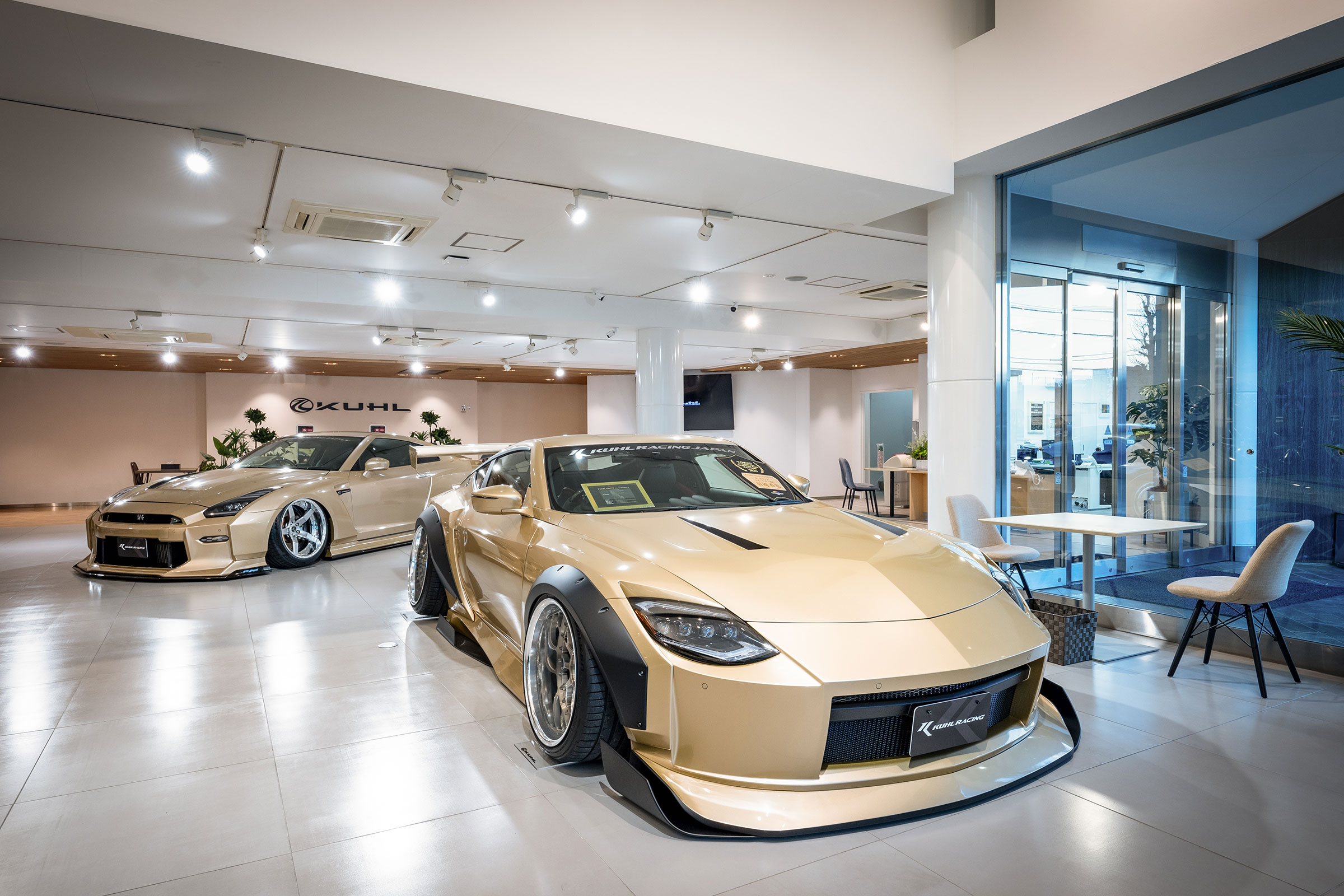 ■TOP■KUHLイメージ7